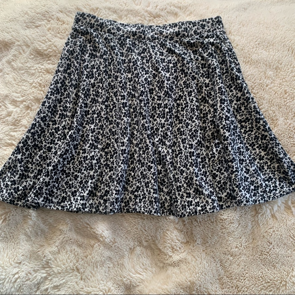 Aeropostale Black and white floral skater skirt. Size: medium.